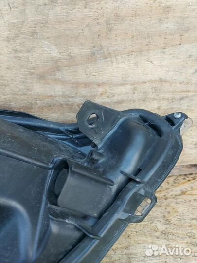 Фара левая Toyota Aqua NHP10 (2011 - 2014)