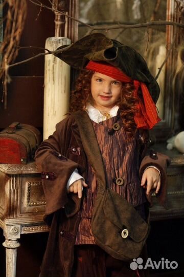 Новогодние, карнавальные, театральные костюмы