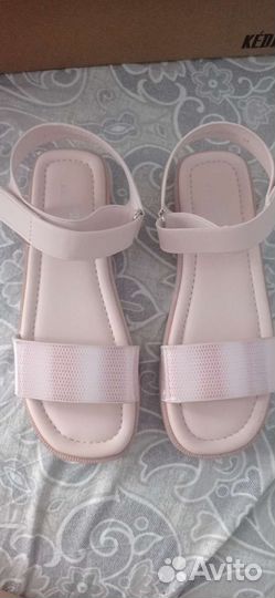 Сандалии для девочки новые