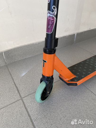 Трюковой самокат tech team duker 202