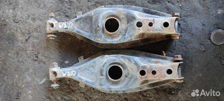 Рычаги задние подпружиные Mercedes-Benz W210