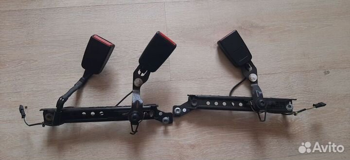 Ответная часть ремня безопасности Mercedes W221