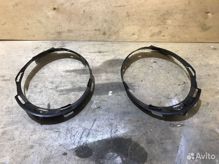 Кронштейн бампера лев. перед. Volkswagen New Beetl