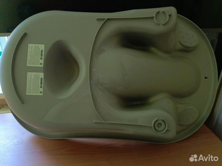 Ванночка для купания новорожденного с горкой