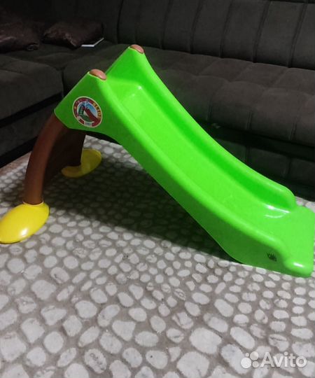 Сухой бассейн с шариками и горкой