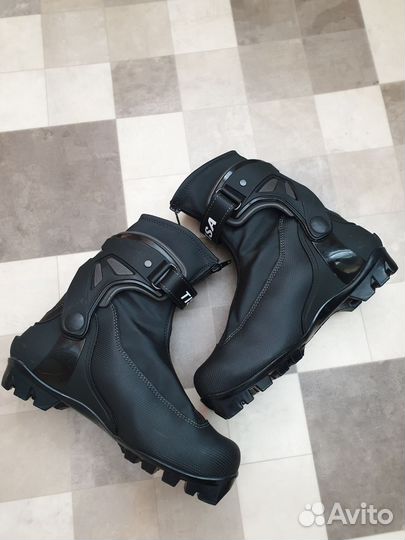 Лыжные ботинки коньковые 38 размер