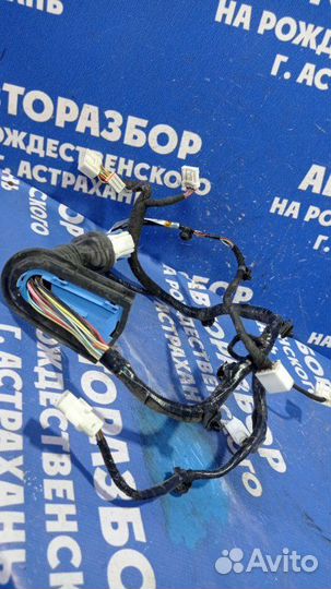 Проводка двери Mazda Biante минивен 2010