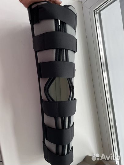 Тутор на коленный сустав