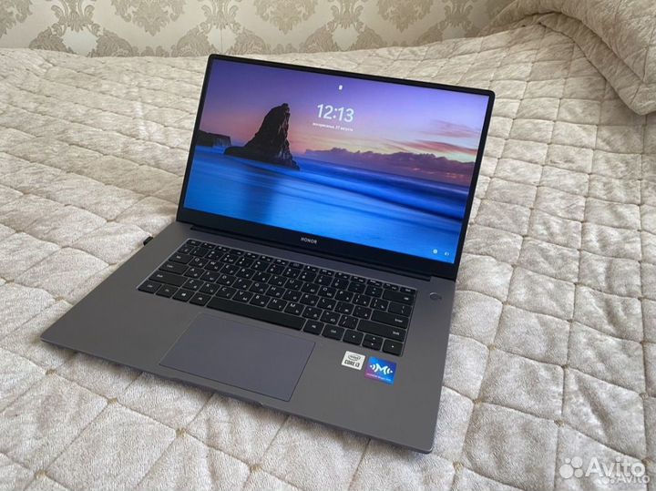 Новый Honor MagicBook X 15 /i3-10110U/8/256