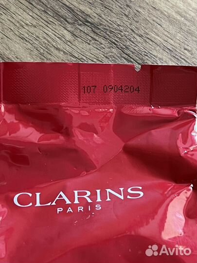 Кушон в формате для тестер станда clarins 107