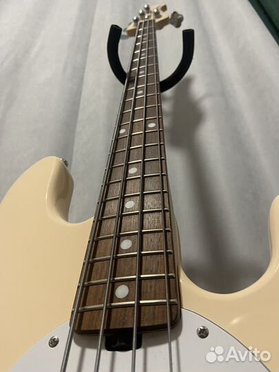 Бас гитара sterling by music man