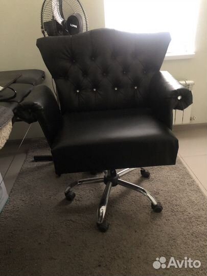 Кожаное кресло бу