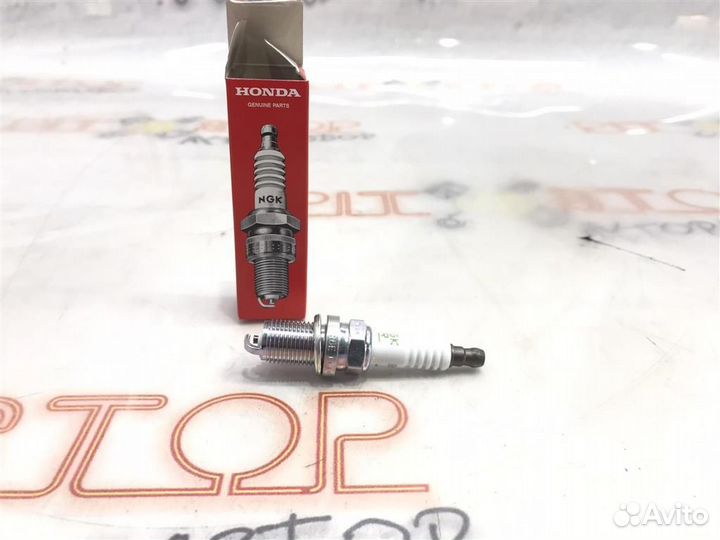 Свеча зажигания