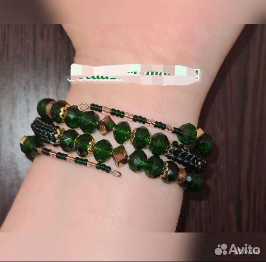 Браслет из бисера и бусин