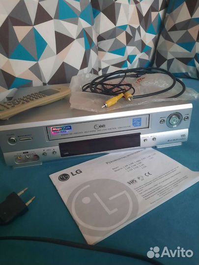 Видеомагнитофон