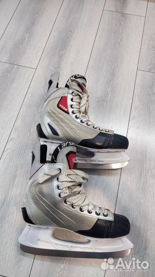 Коньки хоккейные 42 размер
