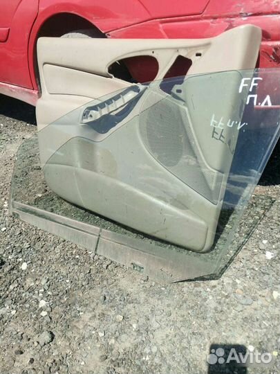 Стекло двери переднее левое Ford Focus 1