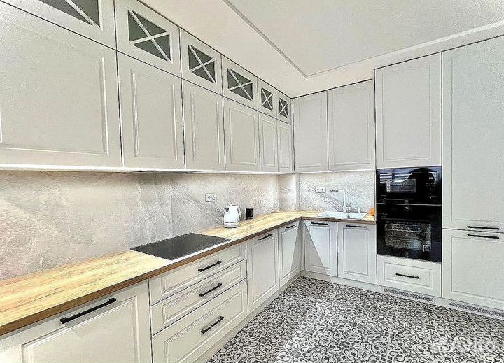 Кухня до потолка