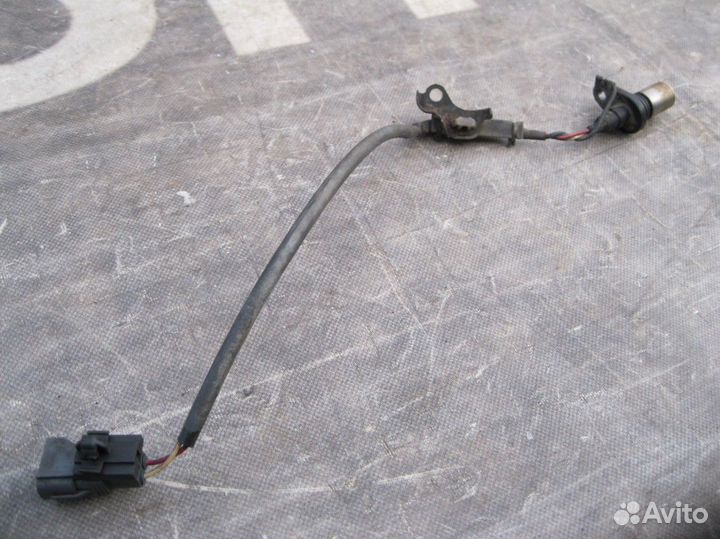 Тойота Авенсис Датчик положения коленвала