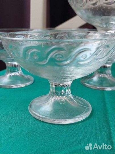 Креманка, ваза на ножке, варенница