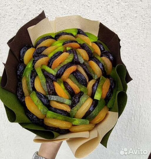 Букет из сухофруктов и орехов