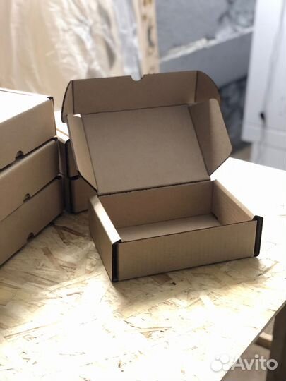 Коробки картонные под подарки и упаковка новые