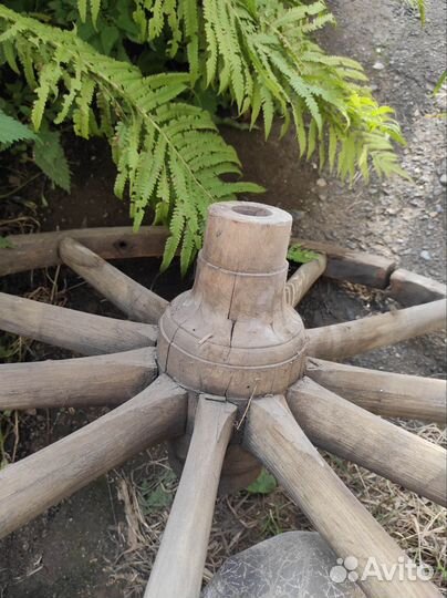 Колесо деревянное от телеги