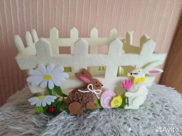 Корзинка и фигурки