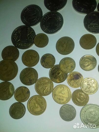 Продам монеты таких видов старых годов