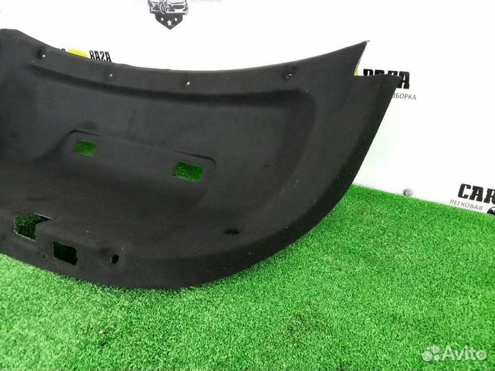 Обшивка крышки багажника Mercedes-Benz C-class