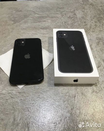 Телефон iPhone 11