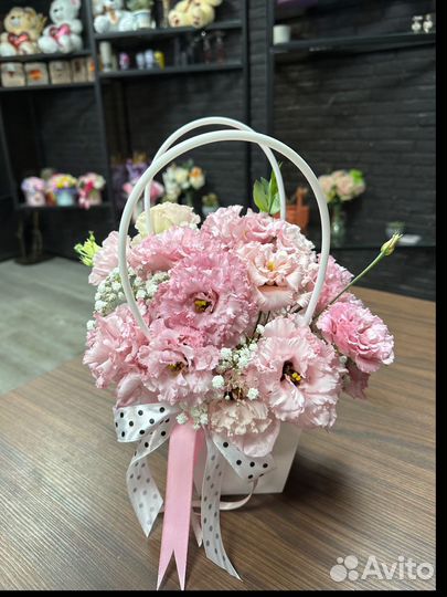 Сумочка с Эустомой