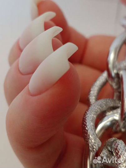 Наращивание и моделирование ногтей