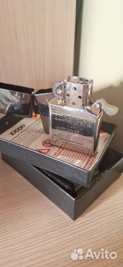 Zippo 49433 Fierce Lion Design зажигалка