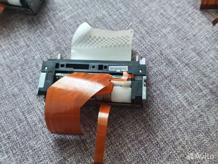 Печатающий механизм с автоотрезом