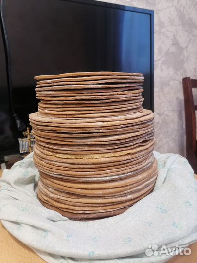 Изготовление медовых коржей а также тортов