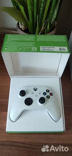 Xbox series S с 2 геймпадами(Bluetooth)