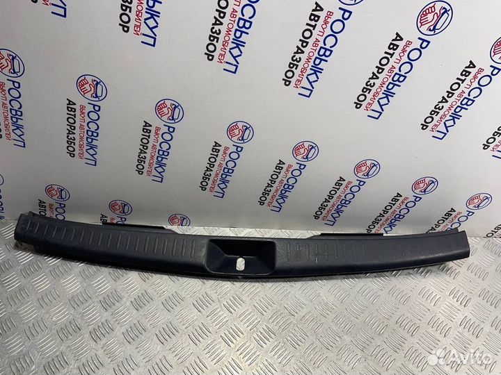 Накладка задней панели Toyota Caldina