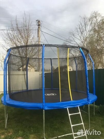 Батут с лестницей