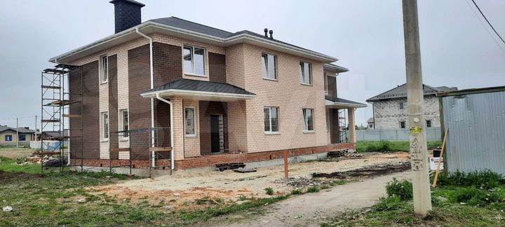 Таунхаус 140 м² на участке 5 сот.