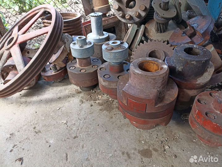 Шкивы, шестерни, полумуфты, муфты, звёзды