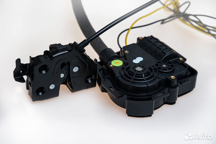 Доводчики дверей Seat lbiza 2012-2019