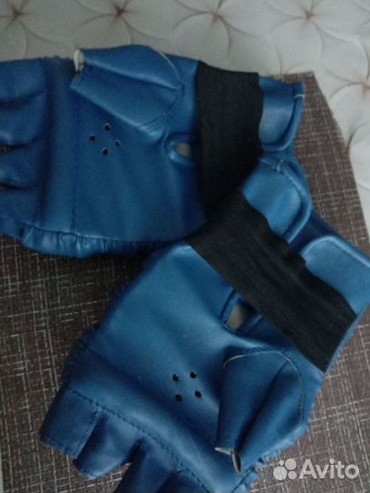 Боксерские перчатки