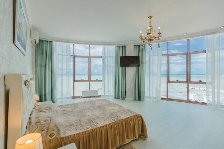 3-к. квартира, 150 м², 2/4 эт.