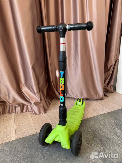 Самокат Trolo Rapid со светящимися колесами