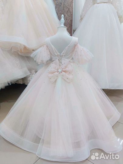 Шикарное детское платье
