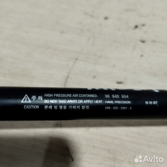 Опора крышки багажника Chevrolet Lacetti хэтчбек