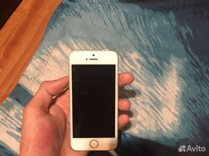 Телефон iPhone se