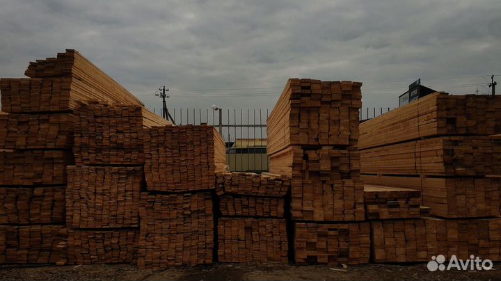 Прочные доски из сосны, надежное решение для строи