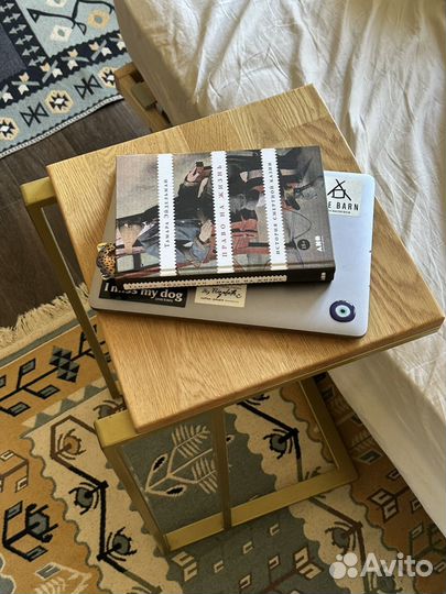 Приставной столик к кровати или дивану